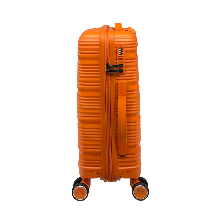 2 -kappaleinen matkalaukun aseta vilkas Voyager: käsimatkatavaroiden + keskimääräinen polypropeenimatkalaukun vastus integroidulle TSA: lle riippulukko