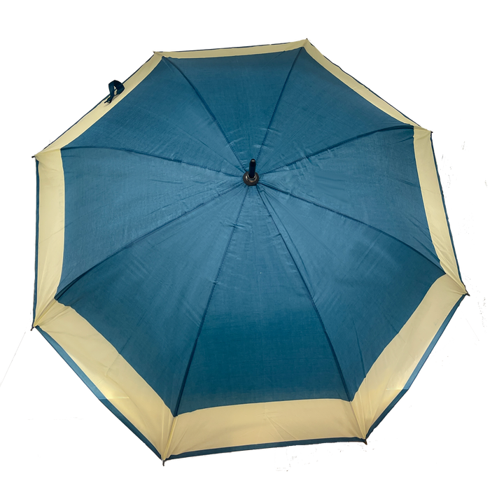 Klassinen sateenvarjo, jossa automaattinen aukko - puukahva ja leveä aukko
